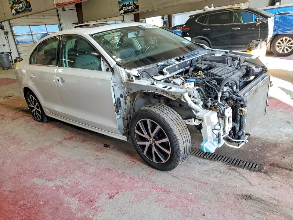 2017 VOLKSWAGEN JETTA SE 4