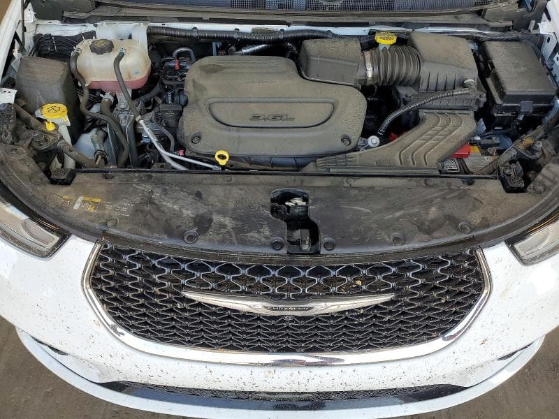 2024 CHRYSLER PACIFICA TOURING L 12
