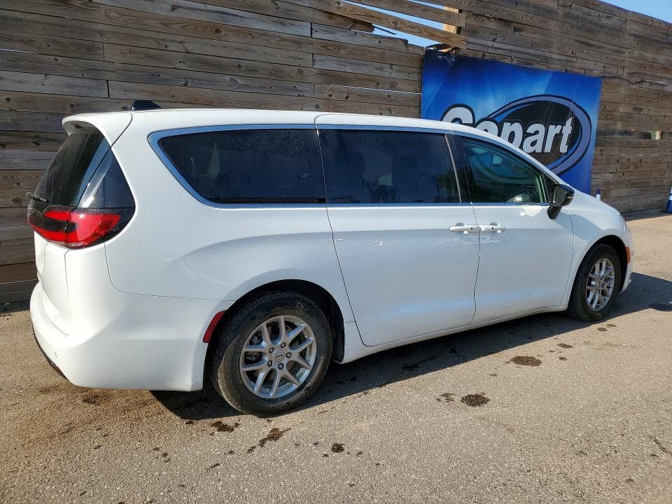 2024 CHRYSLER PACIFICA TOURING L 3