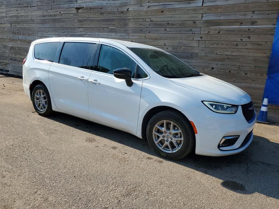 2024 CHRYSLER PACIFICA TOURING L 4