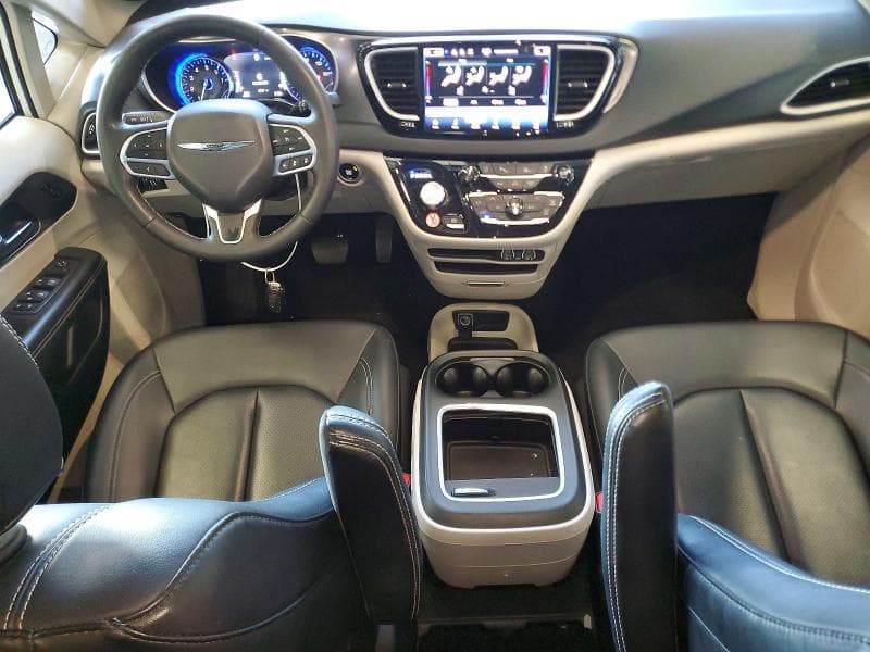2024 CHRYSLER PACIFICA TOURING L 8