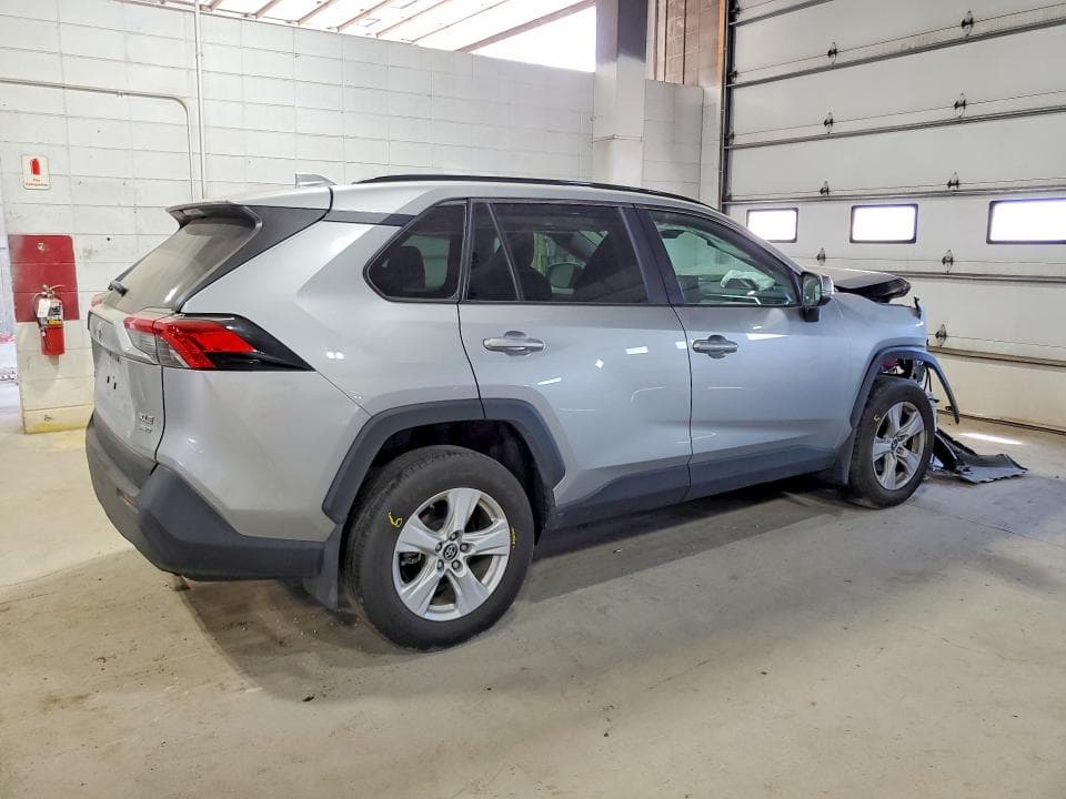2019 TOYOTA RAV4 XLE XLE 3