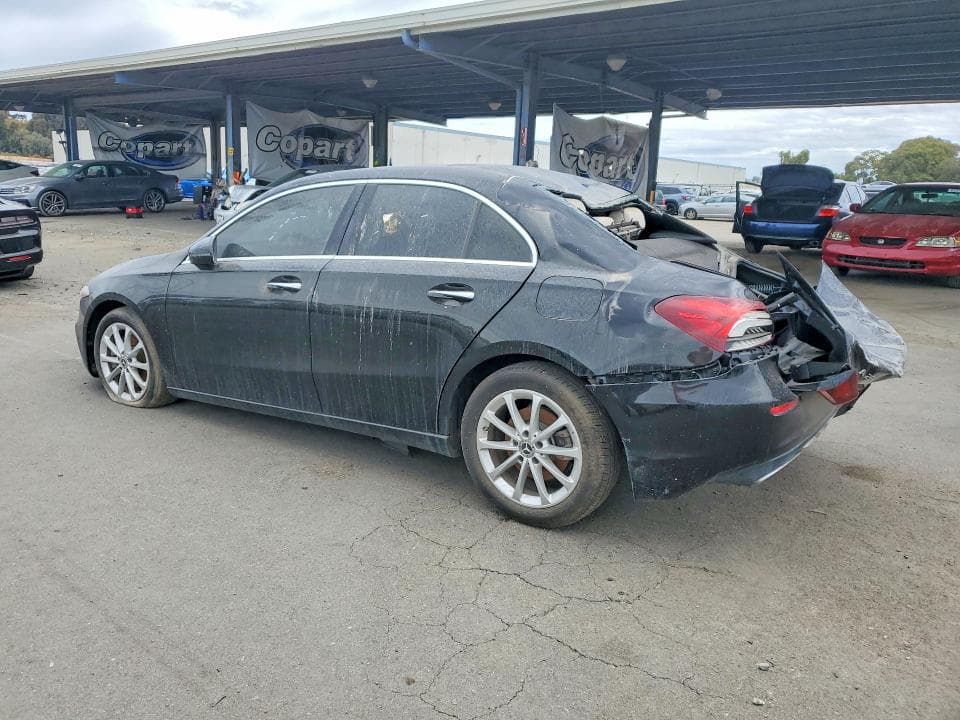 2021 MERCEDES-BENZ A 220 220 2