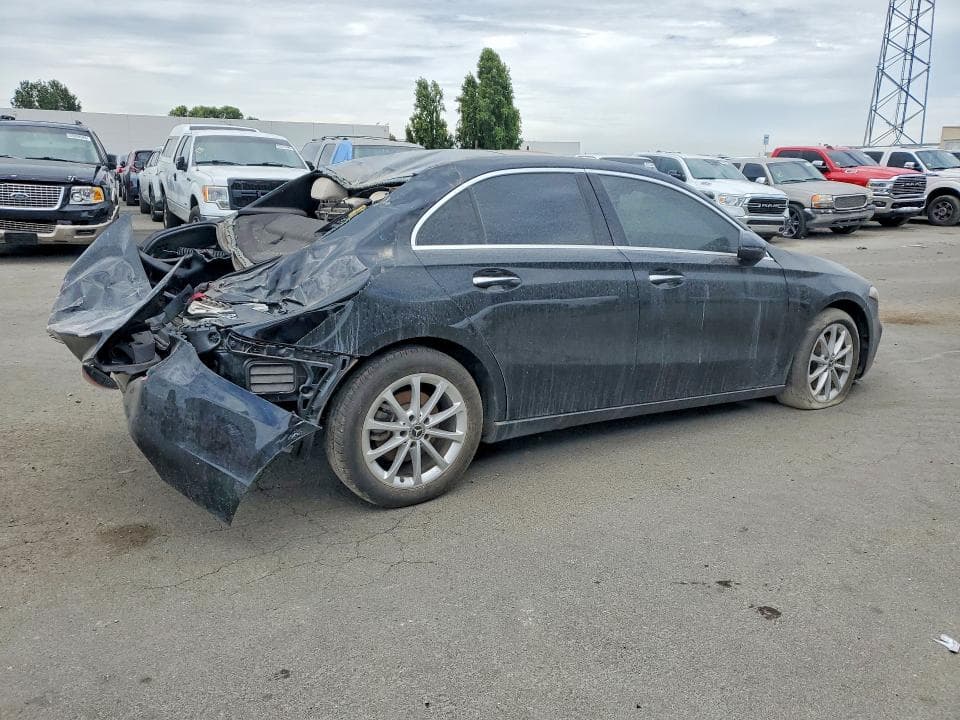 2021 MERCEDES-BENZ A 220 220 3