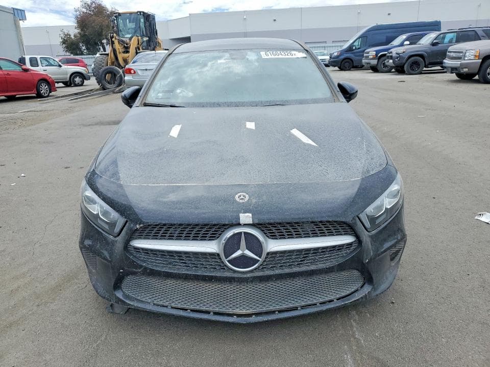 2021 MERCEDES-BENZ A 220 220 5