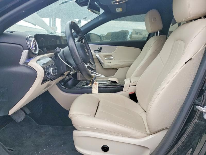 2021 MERCEDES-BENZ A 220 220 7