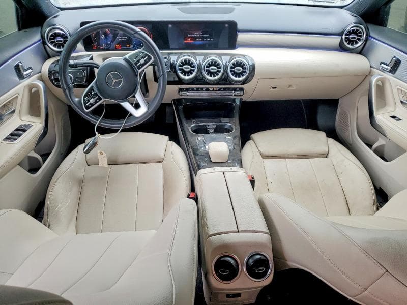 2021 MERCEDES-BENZ A 220 220 8