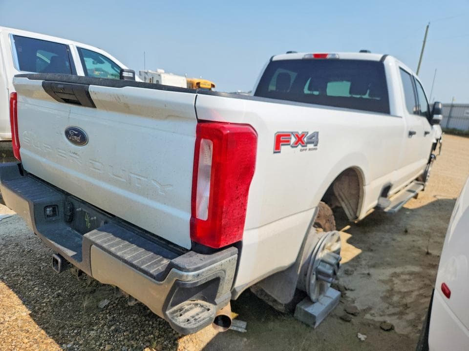 2024 FORD F250 3