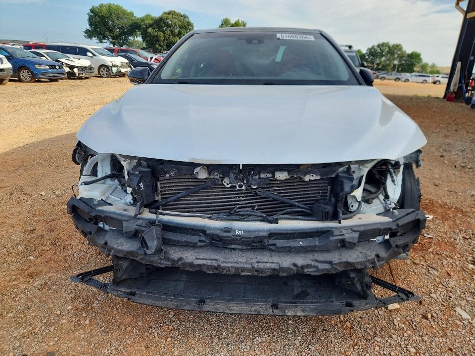 2018 TOYOTA CAMRY XSE 5