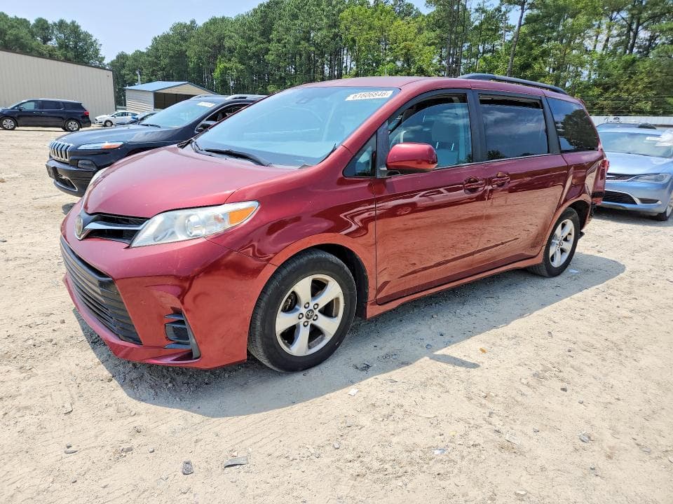 2018 TOYOTA SIENNA LE - 1
