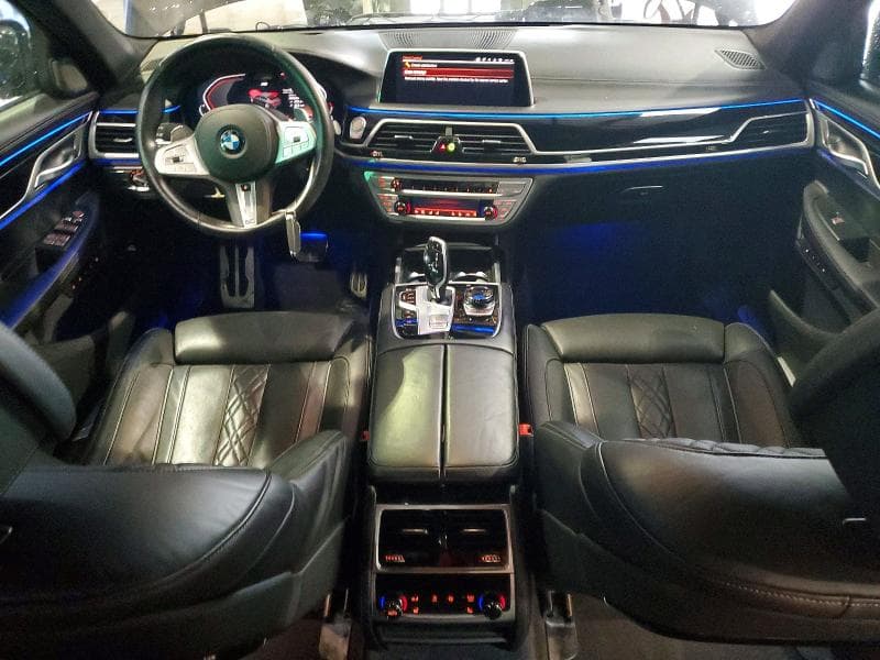 2022 BMW 750 XI 8