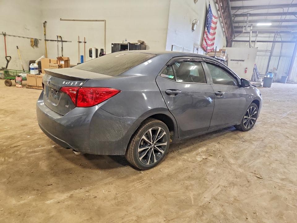 2017 TOYOTA COROLLA SE 3
