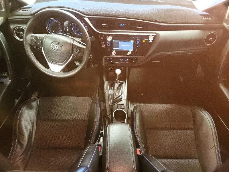 2017 TOYOTA COROLLA SE 8