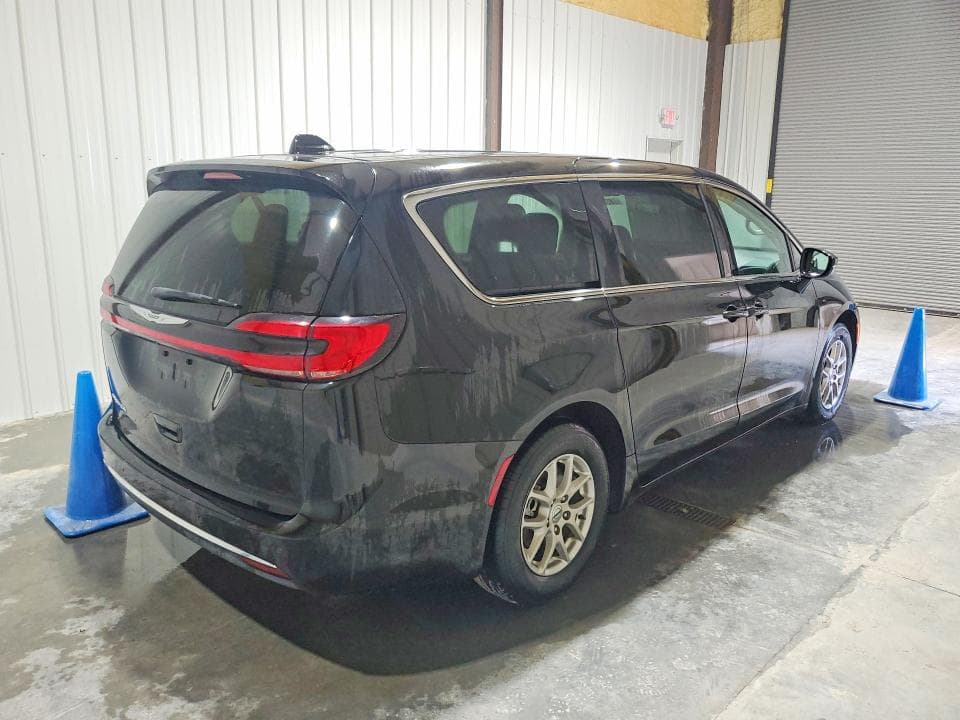 2024 CHRYSLER PACIFICA TOURING L 3