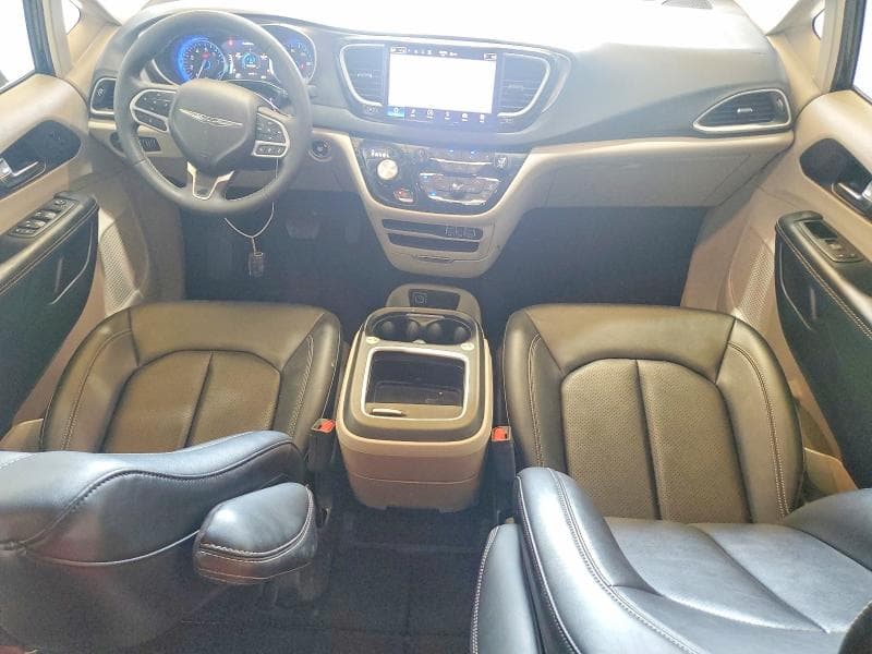 2024 CHRYSLER PACIFICA TOURING L 8
