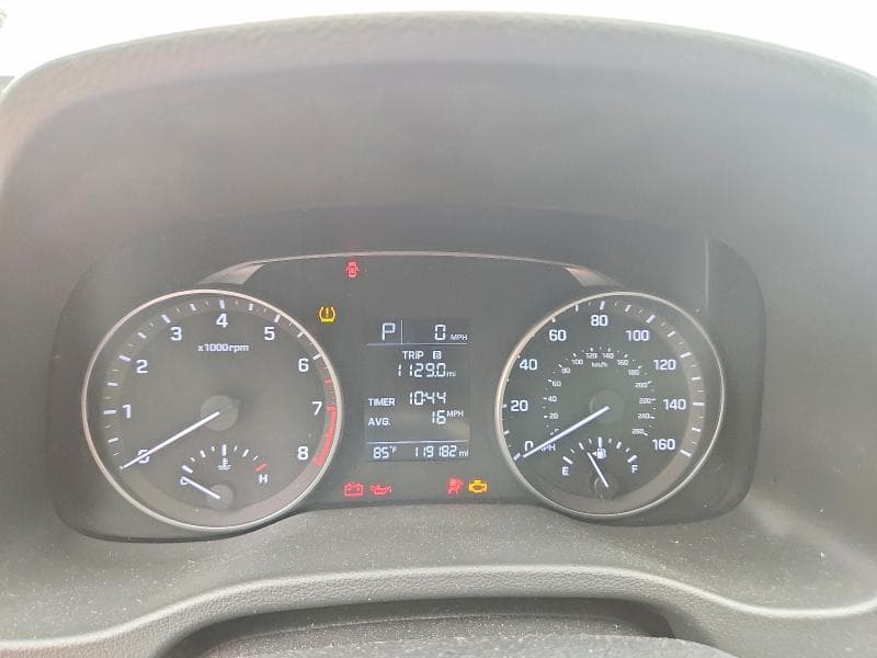 2017 HYUNDAI ELANTRA SE 9