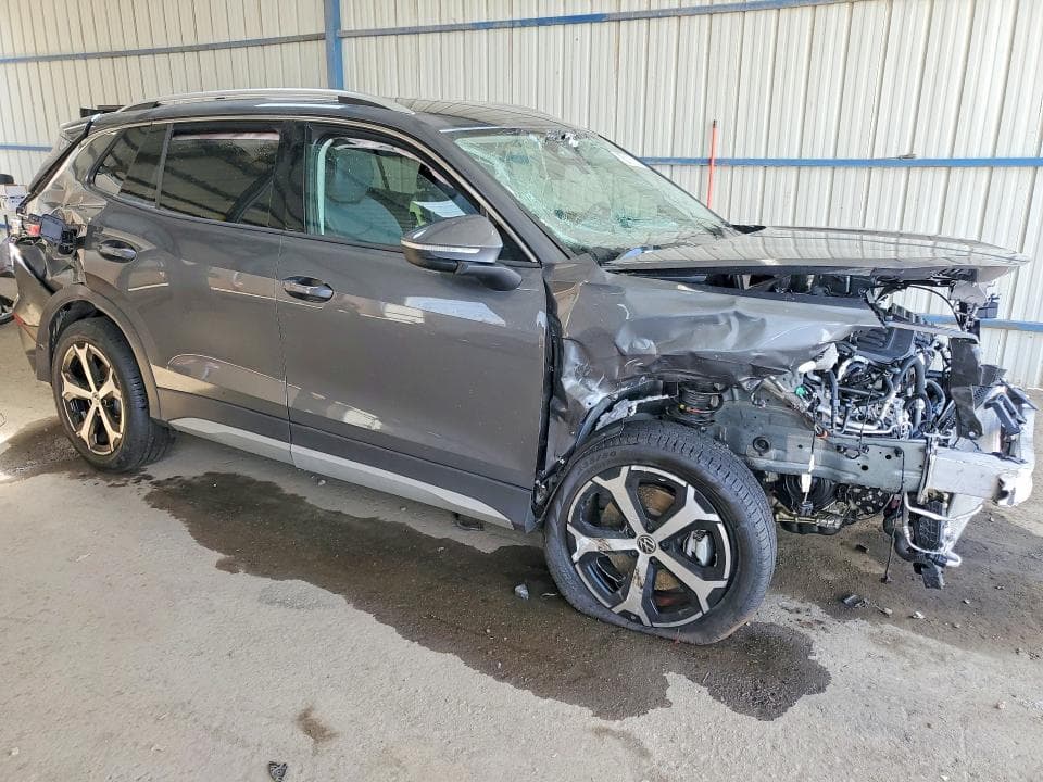 2026 VOLKSWAGEN TIGUAN SE 4