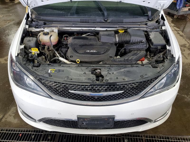 2018 CHRYSLER PACIFICA TOURING L 12