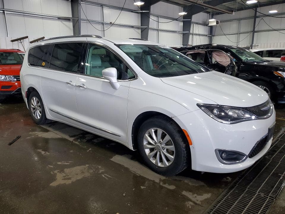 2018 CHRYSLER PACIFICA TOURING L 4