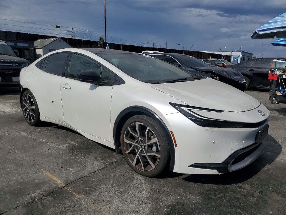 2024 TOYOTA PRIUS PRIME XSE 4