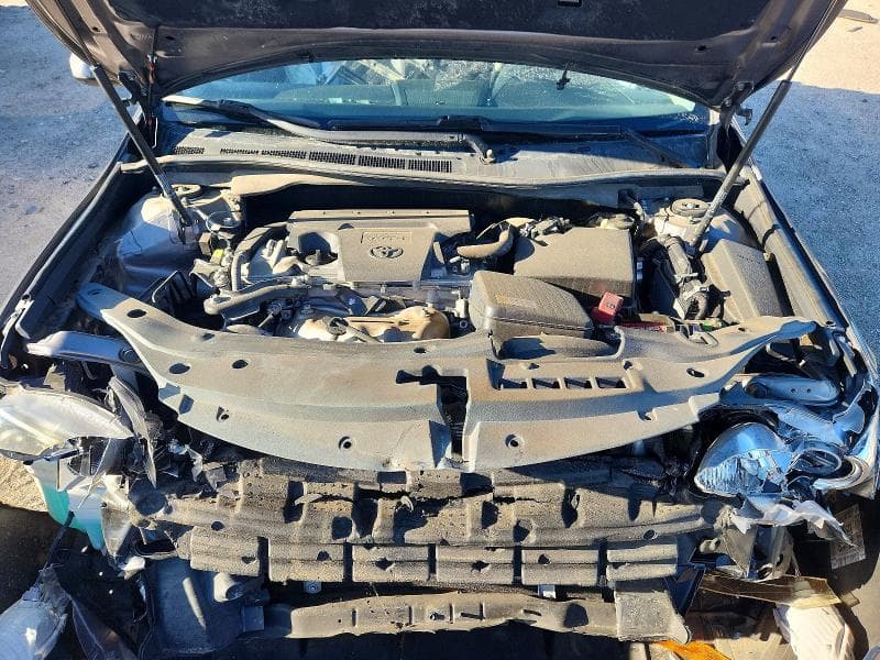 2017 TOYOTA CAMRY SE 11