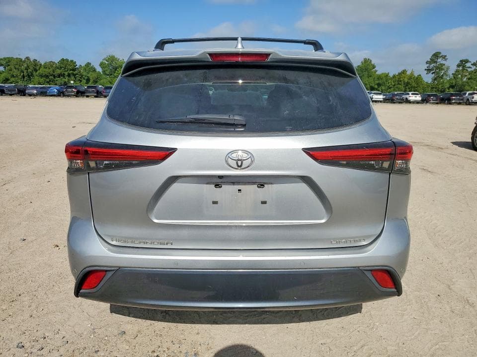 2022 TOYOTA HIGHLANDER LIMITED 6