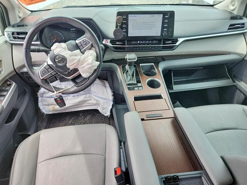 2024 TOYOTA SIENNA XLE 7-PASSENGER 8