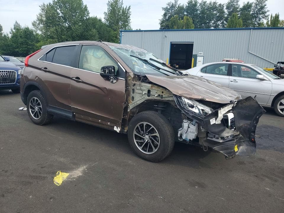 2020 MITSUBISHI ECLIPSE CROSS ES 4
