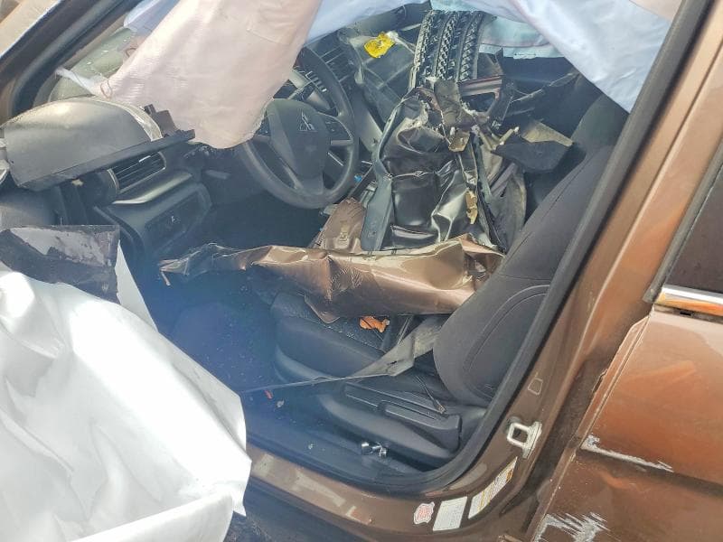 2020 MITSUBISHI ECLIPSE CROSS ES 8