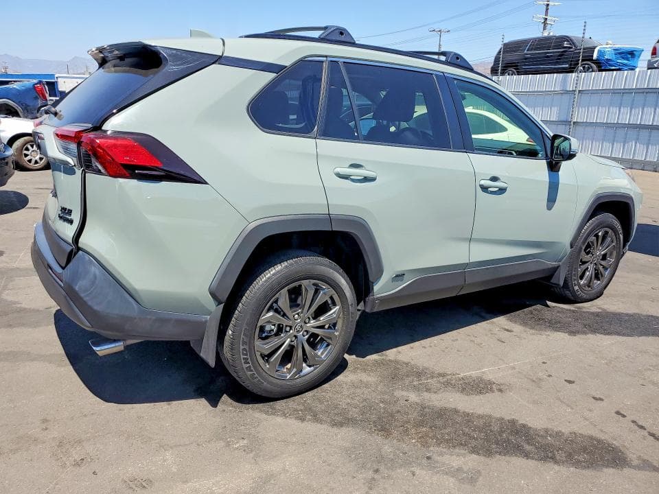 2023 TOYOTA RAV4 XLE PREMIUM 3