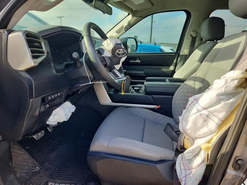 2023 TOYOTA TUNDRA SR5 SR5 7