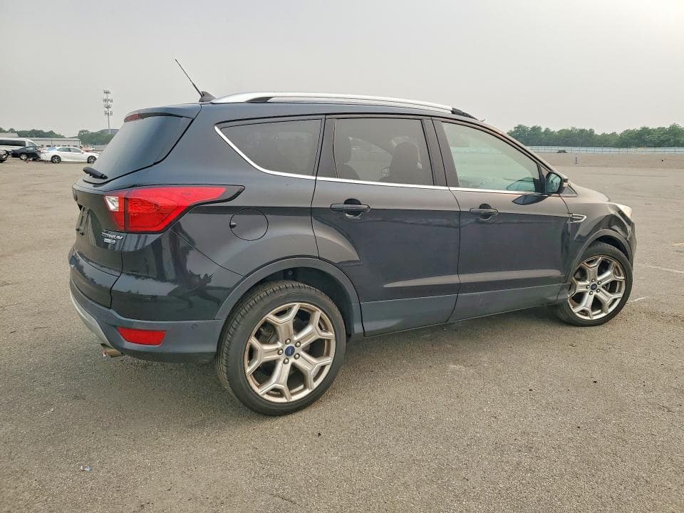 2019 FORD ESCAPE TITANIUM 3