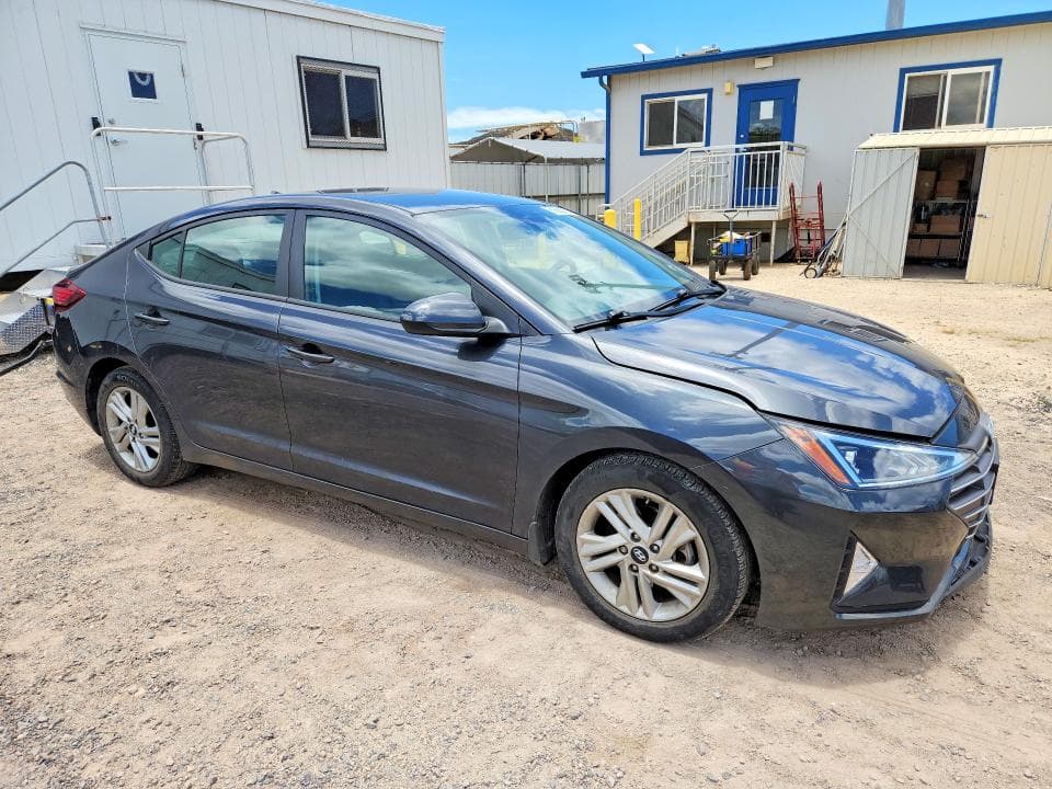 2020 HYUNDAI ELANTRA SEL 4