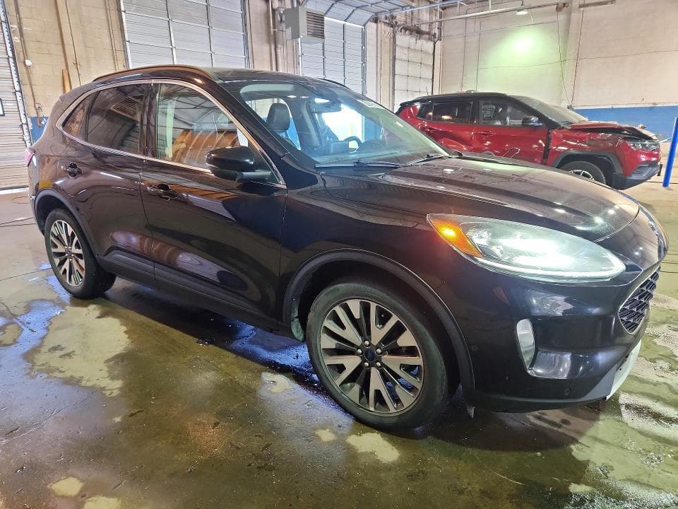 2020 FORD ESCAPE TITANIUM 4