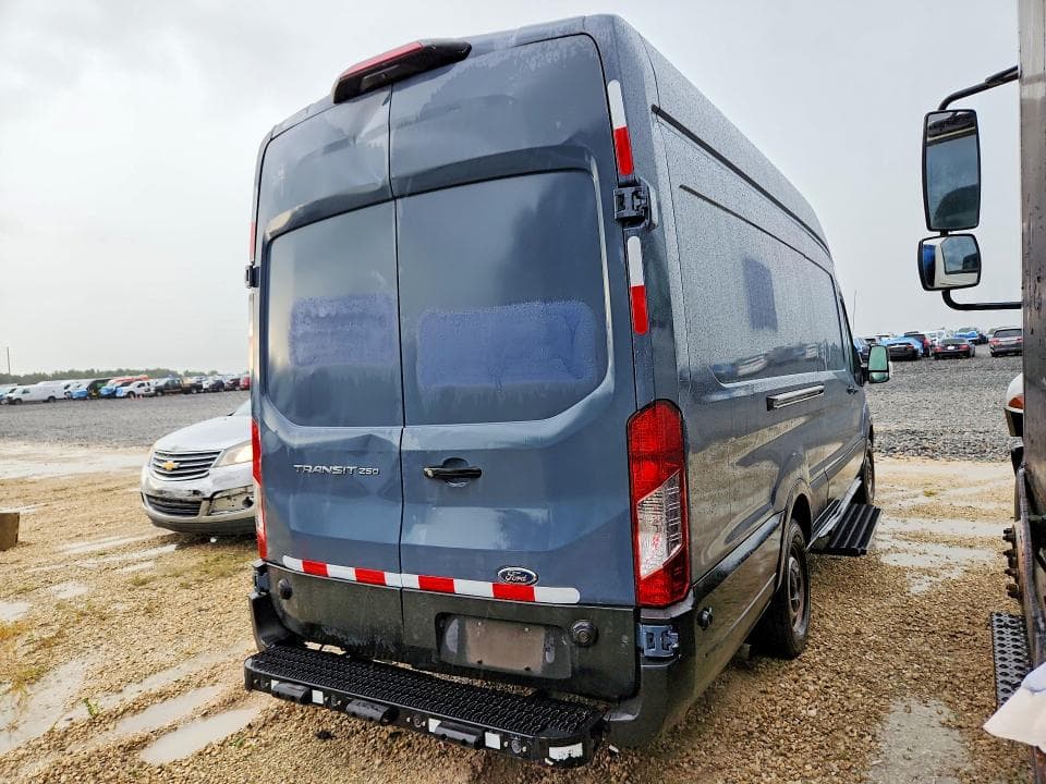 2020 FORD TRANSIT T-250 3