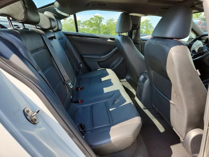 2018 VOLKSWAGEN JETTA SPORT 10