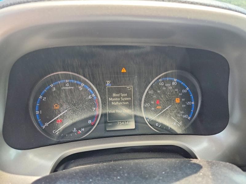 2018 TOYOTA RAV4 XLE 9