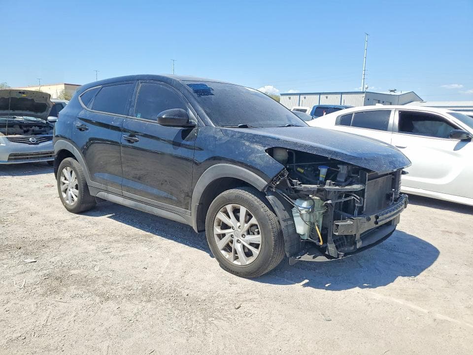 2020 HYUNDAI TUCSON SE 4