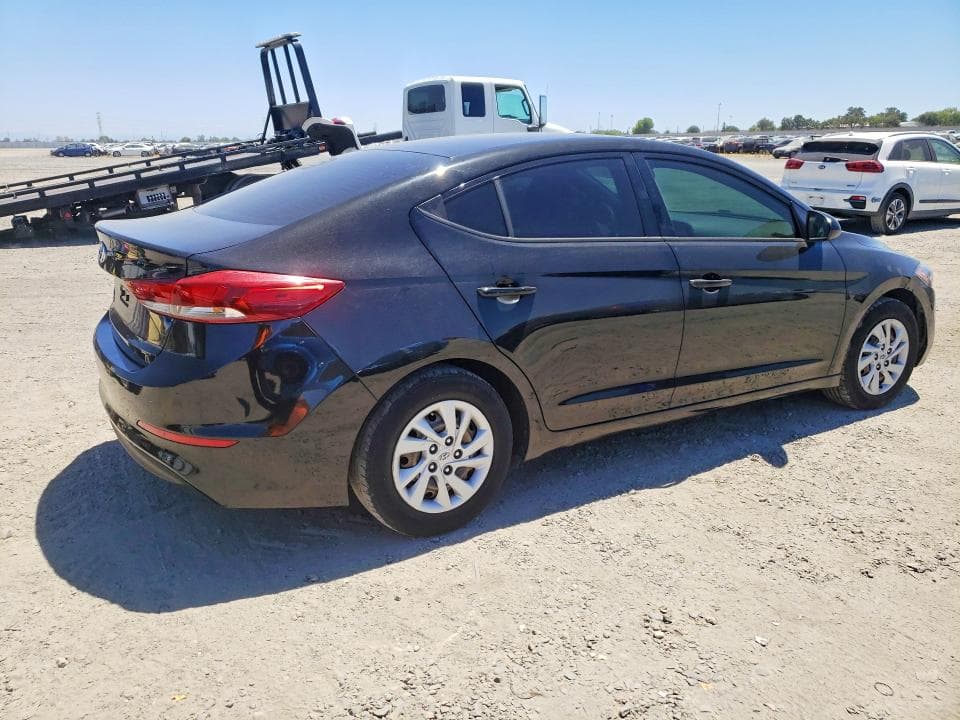 2018 HYUNDAI ELANTRA SE SE 3