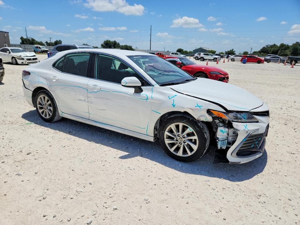 2023 TOYOTA CAMRY LE 4