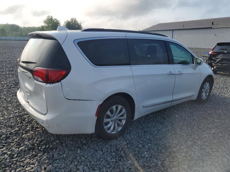 2017 CHRYSLER PACIFICA TOURING L 3