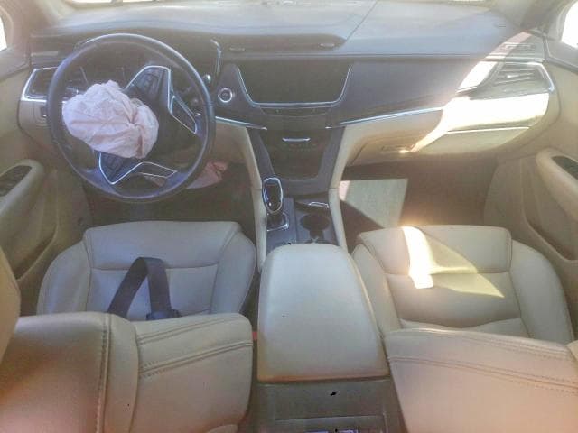 2017 CADILLAC XT5 8