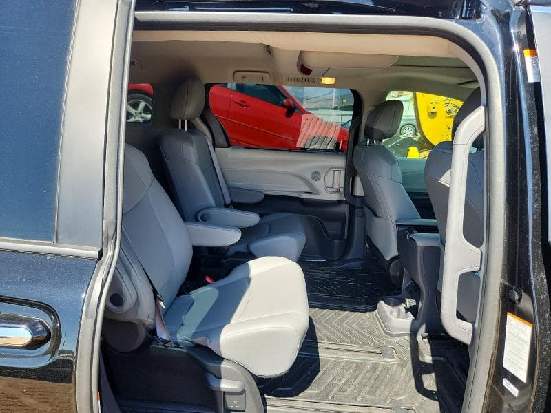 2024 TOYOTA SIENNA XLE 7-PASSENGER 11