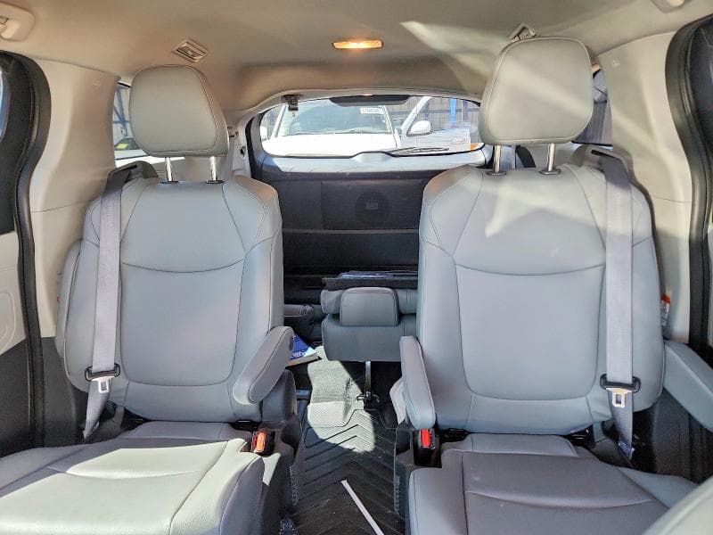 2024 TOYOTA SIENNA XLE 7-PASSENGER 10