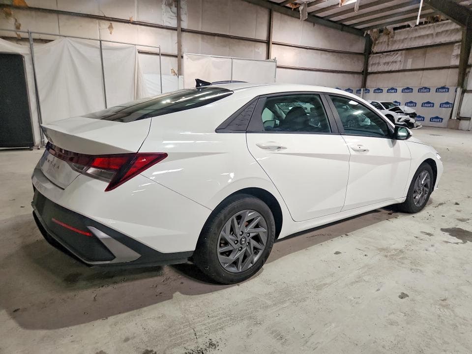 2024 HYUNDAI ELANTRA SEL 3