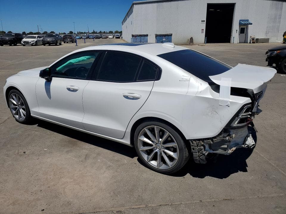 2021 VOLVO S60 T5 MOMENTUM 2