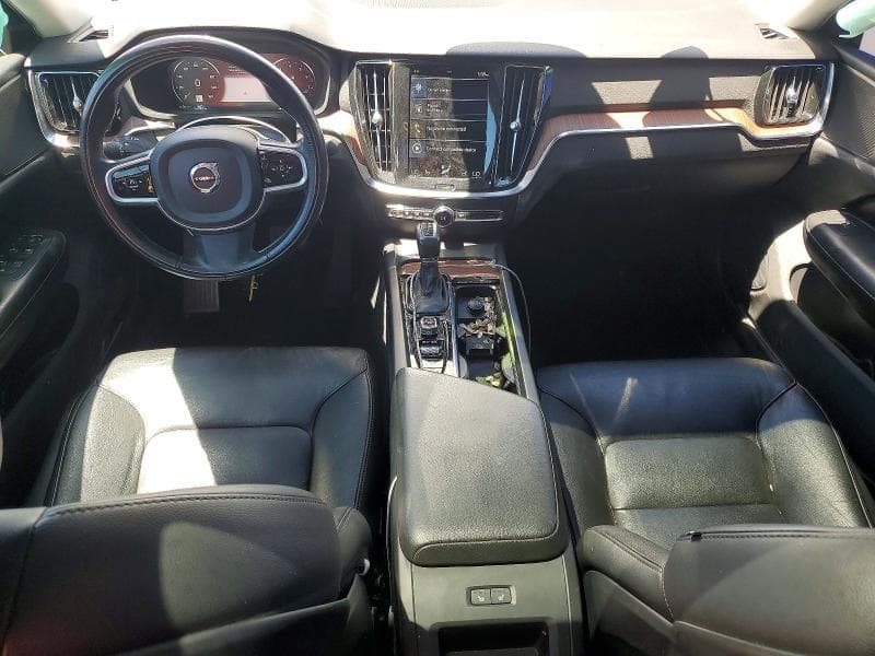 2021 VOLVO S60 T5 MOMENTUM 8