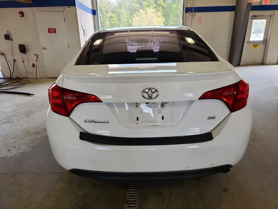 2017 TOYOTA COROLLA SE 12