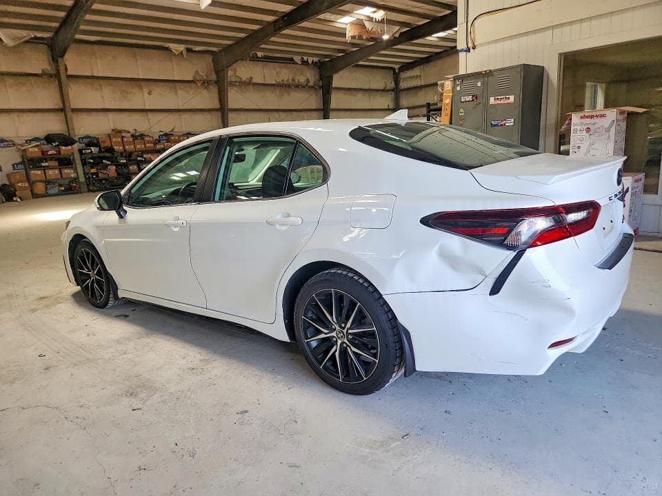 2022 TOYOTA CAMRY SE 2