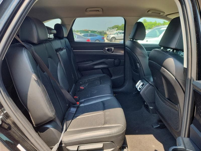 2024 KIA SORENTO S 11